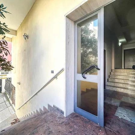 2 Bedroom 1337 Apartment