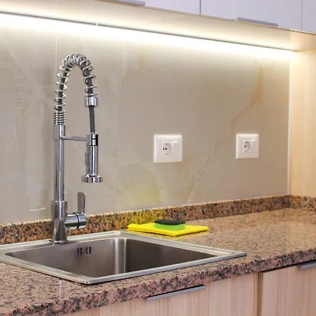 2 Bedroom 1337 Apartment *