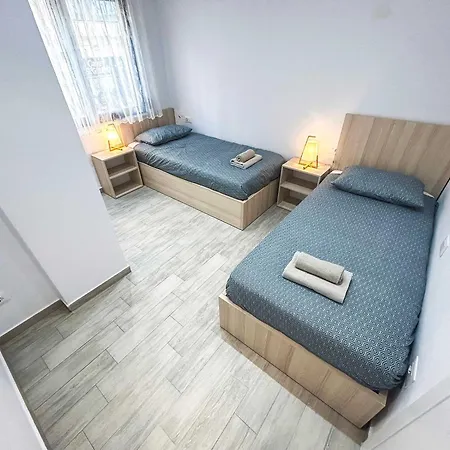 2 Bedroom 1337 Apartment *