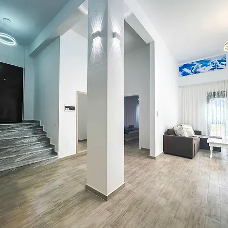 Apartment 2 Bedroom 1337 *